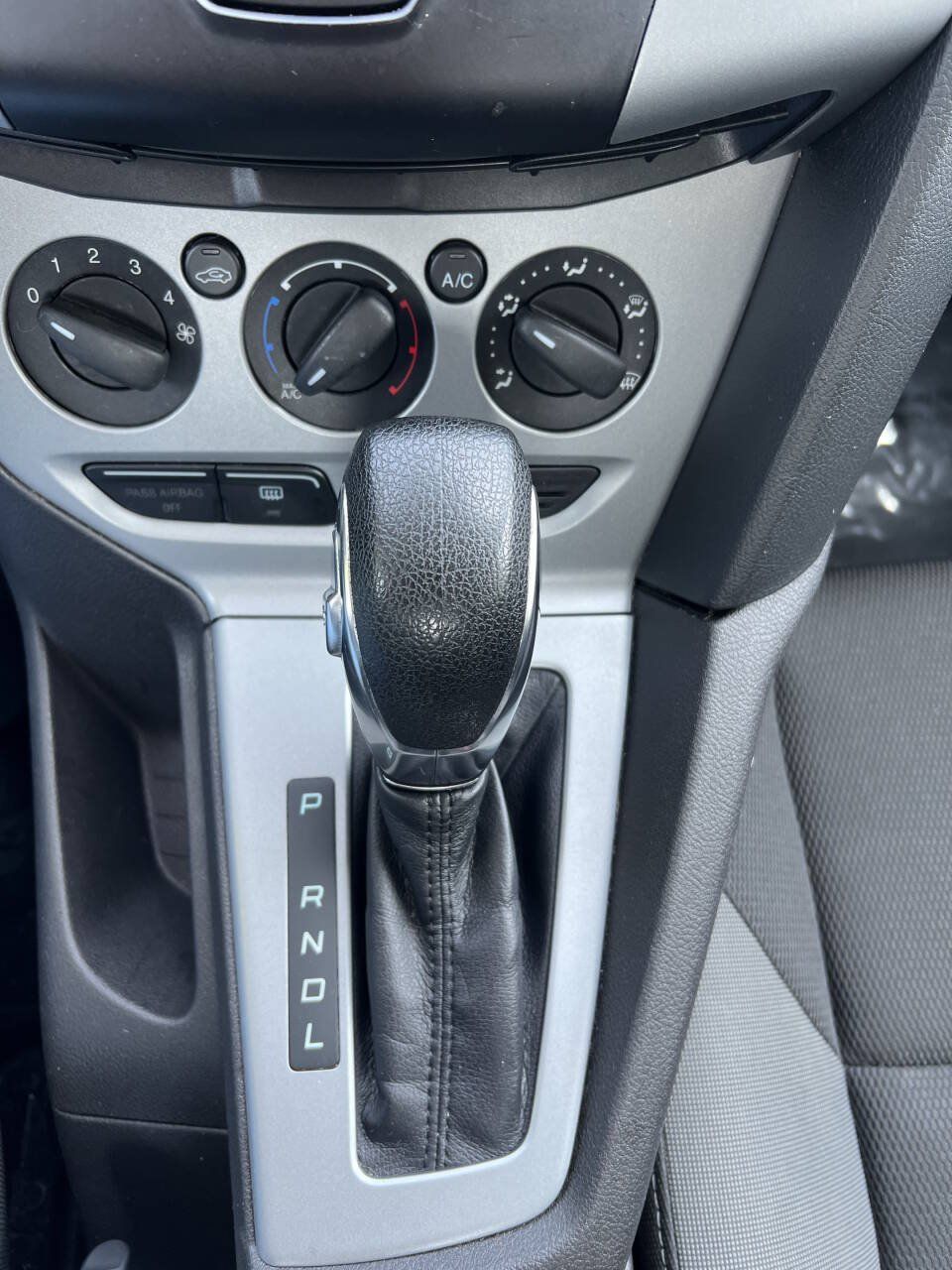 Used 2012 Ford Focus SE FWD image 19