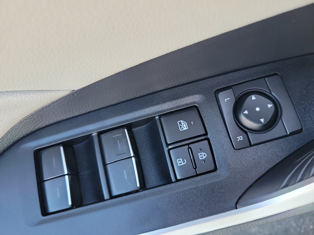 Used 2025 Toyota RAV4 XLE w/ Convenience Package FWD image 24