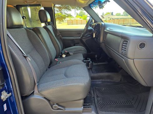 Used 2004 Chevrolet Silverado 1500 W/T w/ Light Duty Power Package AWD/4WD image 12