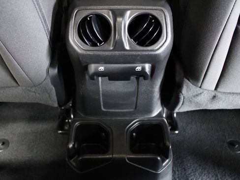 Used 2022 Jeep Wrangler Unlimited Sport image 41