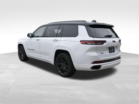 Used 2023 Jeep Grand Cherokee L Summit AWD/4WD image 6