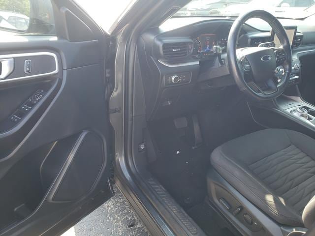 Used 2020 Ford Explorer XLT w/ Comfort Package AWD/4WD image 12