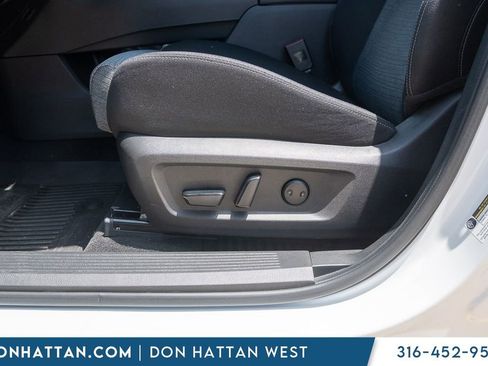 Used 2023 Nissan Rogue SV FWD image 17