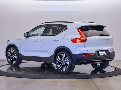 Used 2025 Volvo XC40 B5 Ultra w/ Climate Package image 2
