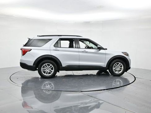 New 2026 Ford Explorer Active image 3