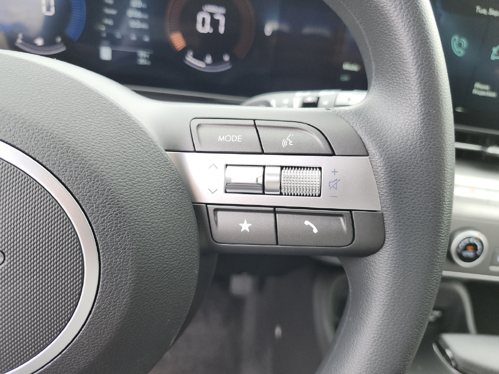 New 2027 Hyundai Kona SE FWD image 32