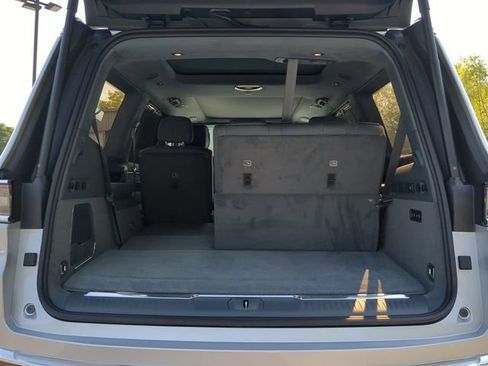 New 2023 Jeep Grand Wagoneer Series III AWD/4WD image 14