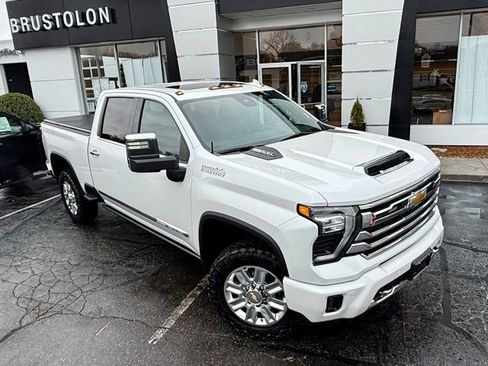 Used 2025 Chevrolet Silverado 2500 High Country w/ Technology Package image 2