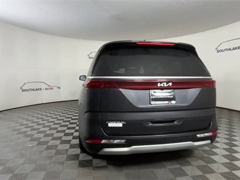 Certified 2024 Kia Carnival LX image 7