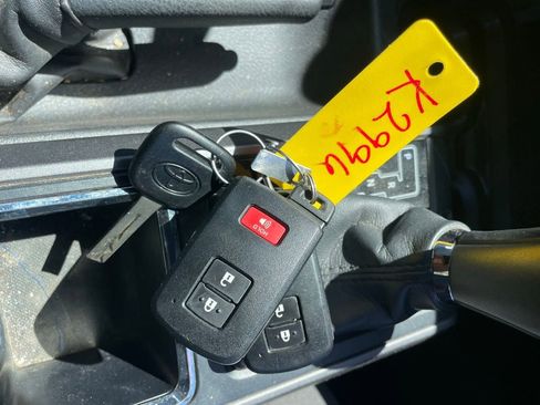 Used 2019 Toyota Tacoma TRD Off-Road w/ Technology Package image 13