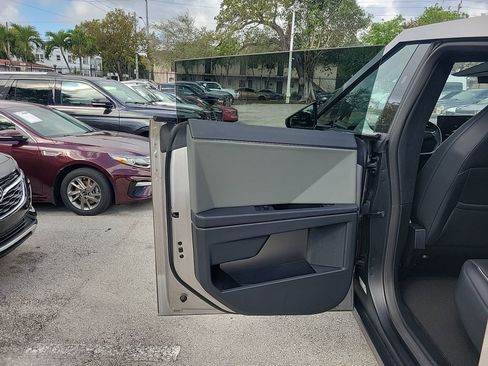 Used 2025 Tesla Cybertruck AWD Crew Cab image 18