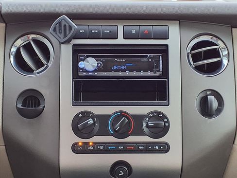 Used 2012 Ford Expedition EL XLT image 8