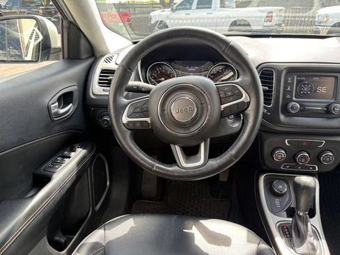 Used 2017 Jeep Compass Latitude w/ Cold Weather Group AWD/4WD image 7