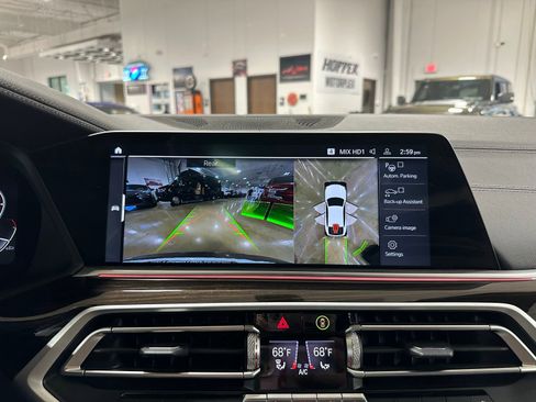 Used 2021 BMW X6 xDrive40i w/ M Sport Package image 29