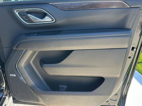 Used 2024 Chevrolet Suburban LT image 19