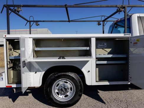 Used 2021 Ford F250 XL w/ Power Equipment Group image 19