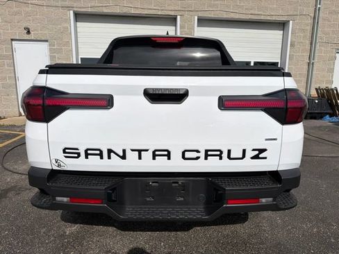 Used 2025 Hyundai Santa Cruz SE AWD/4WD image 4