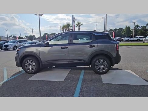 Used 2025 Nissan Kicks S image 25