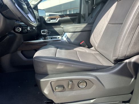 Used 2025 GMC Sierra 1500 SLT image 6