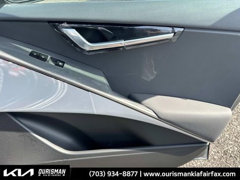 New 2025 Kia Niro EX Touring image 20