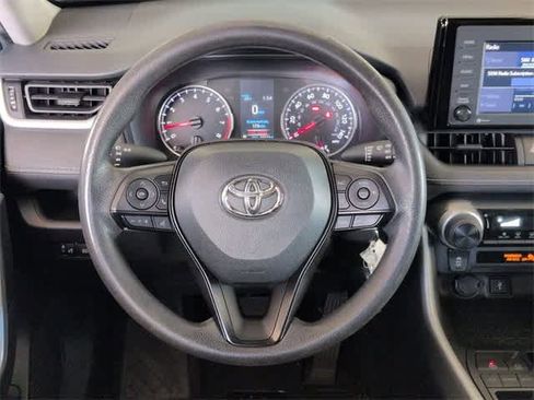 Used 2022 Toyota RAV4 LE image 23