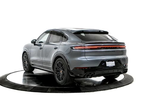 New 2026 Porsche Cayenne GTS AWD/4WD image 3