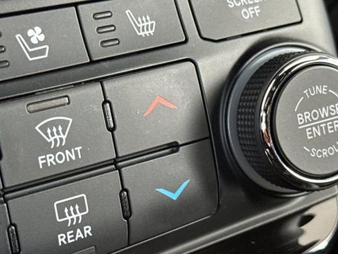 Used 2024 Dodge Durango GT AWD/4WD image 31