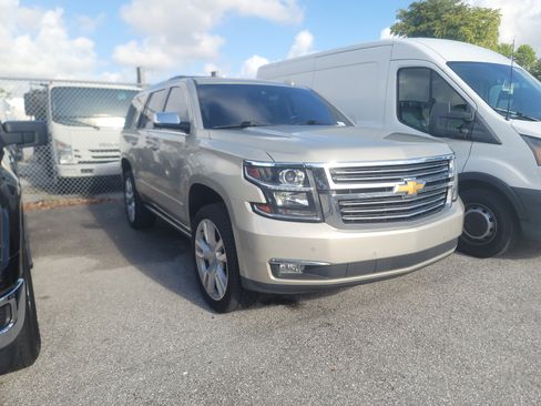 Used 2017 Chevrolet Tahoe Premier AWD/4WD image 3