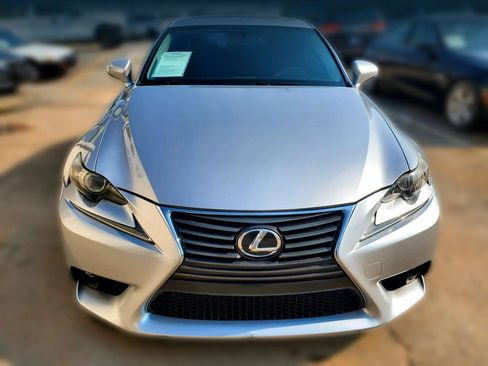 Used 2016 Lexus IS 200t RWD image 9