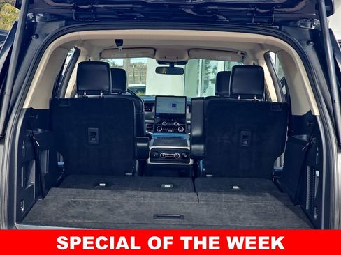 Used 2024 Ford Expedition XLT image 13