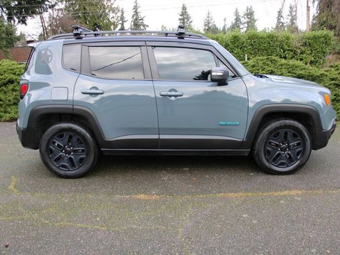 Used 2017 Jeep Renegade Trailhawk image 12