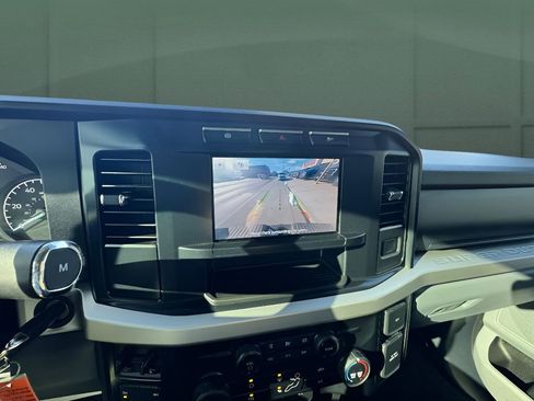 Used 2024 Ford F250 XLT image 11
