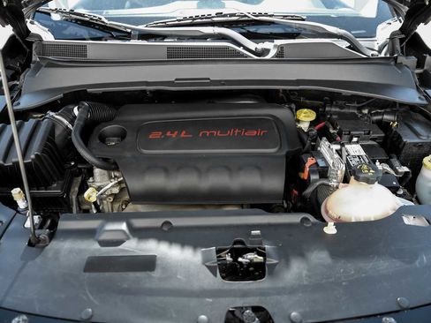 Used 2018 Jeep Compass Latitude w/ Cold Weather Group image 46