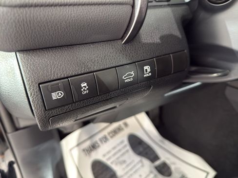 Used 2023 Toyota Camry XLE image 32