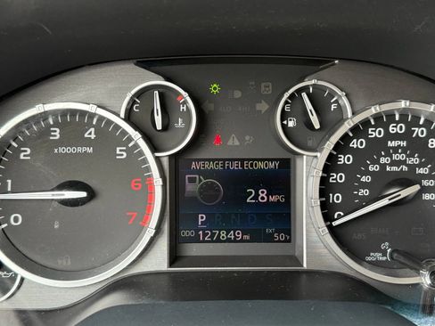 Used 2017 Toyota Tundra SR5 image 25