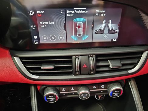 Used 2020 Alfa Romeo Giulia Ti Sport w/ Quick Order Package 22U Sport RWD image 18