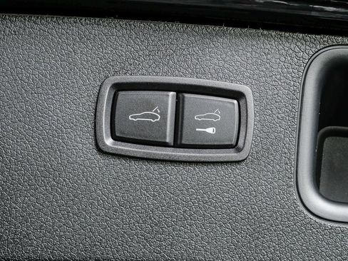 New 2026 Porsche Macan image 35