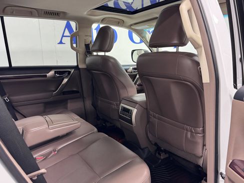 Used 2017 Lexus GX 460 AWD/4WD image 16