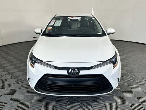 Used 2025 Toyota Corolla LE FWD image 8