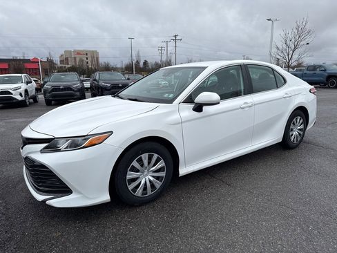 Certified 2019 Toyota Camry L image 2