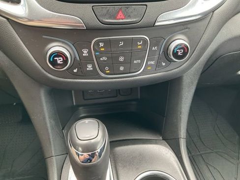 Used 2019 Chevrolet Equinox LT image 14