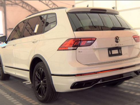Used 2022 Volkswagen Tiguan SE R-Line FWD image 7