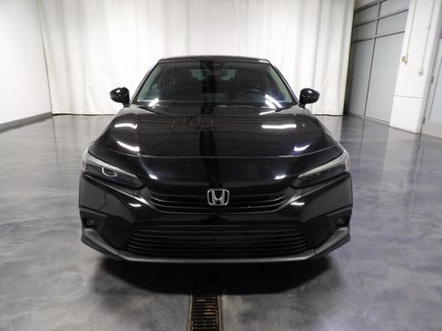 Used 2022 Honda Civic Touring image 2