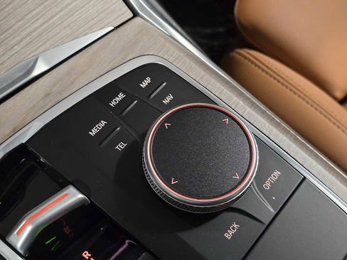 Used 2025 BMW 330i xDrive Sedan w/ Convenience Package image 19