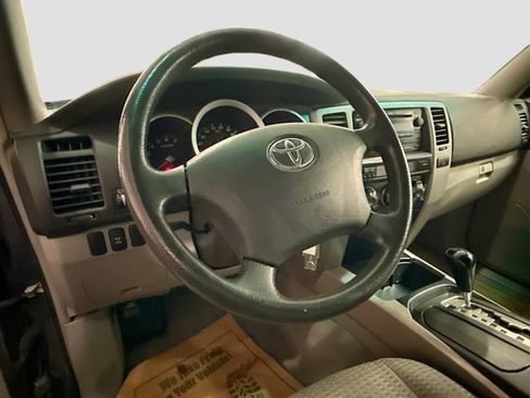 Used 2006 Toyota 4Runner SR5 AWD/4WD image 12