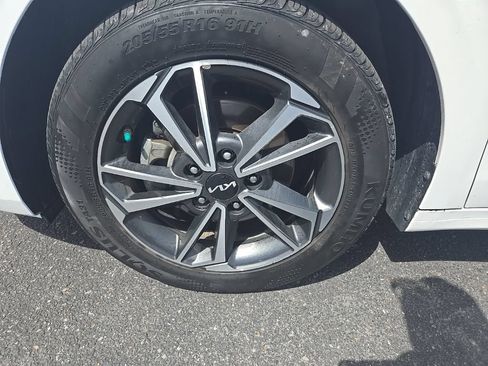 Used 2023 Kia Forte LXS FWD image 36