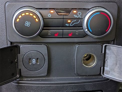 Used 2023 Ford Explorer Limited image 16