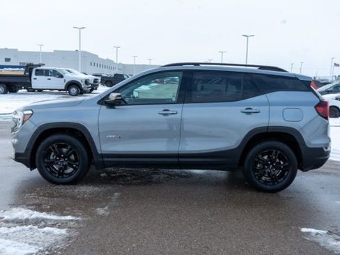 Used 2023 GMC Terrain AT4 image 4