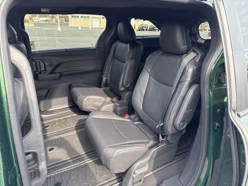 New 2026 Toyota Sienna XLE Woodland Edition image 16