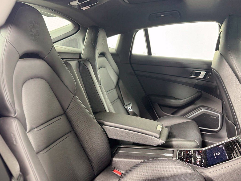Used 2023 Porsche Panamera 4 Platinum Edition AWD/4WD image 27
